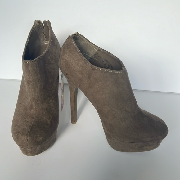 GLO faux tan suede 5” heel with 1.5” platform short bootie - Picture 1 of 5